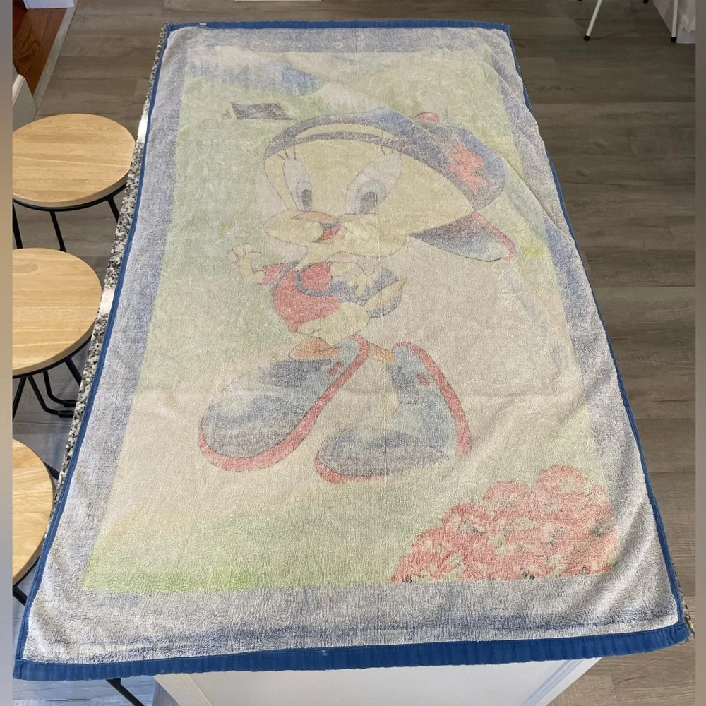 Vintage Warner Bros Looney Tunes Tweety Bird Beach Towel